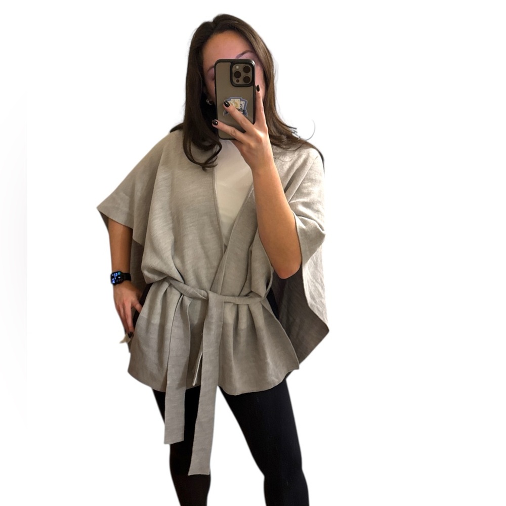 NWOT Ann Taylor Gray Belted Cape